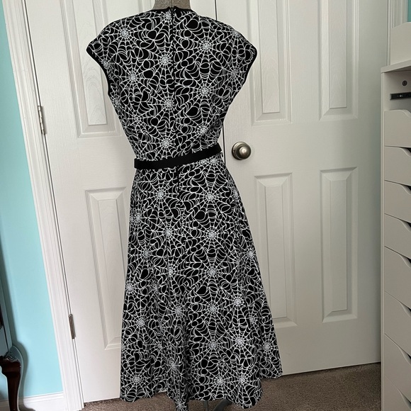 Pinup Couture Heidi dress in spiderwebs - Picture 3 of 4